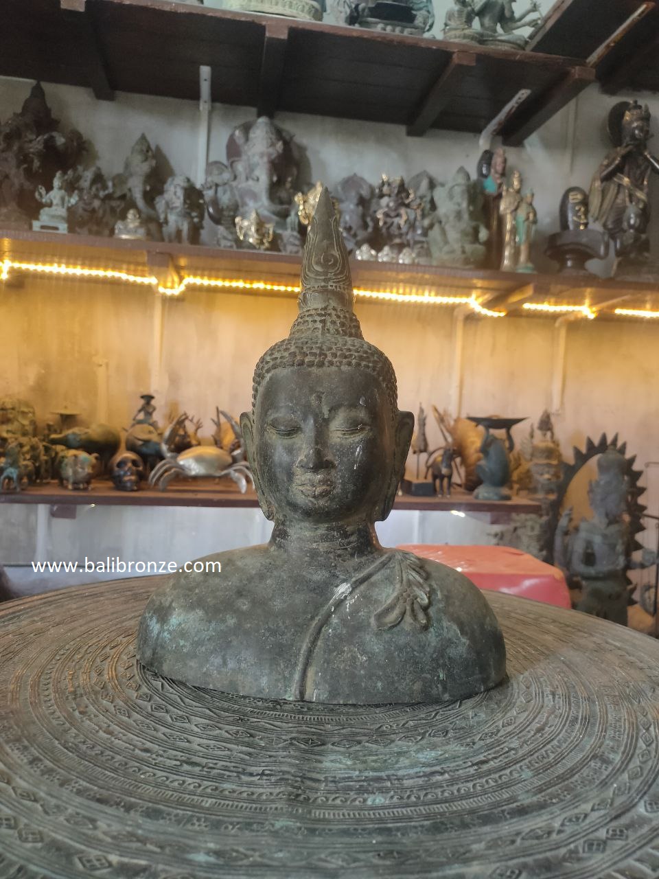 1047 Budha Thai Half Body Antique 33 cm YTP