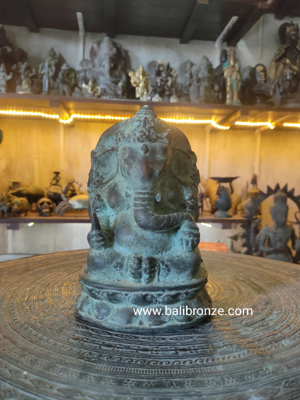 1174 Sitting Ganesha 20 cm KDS