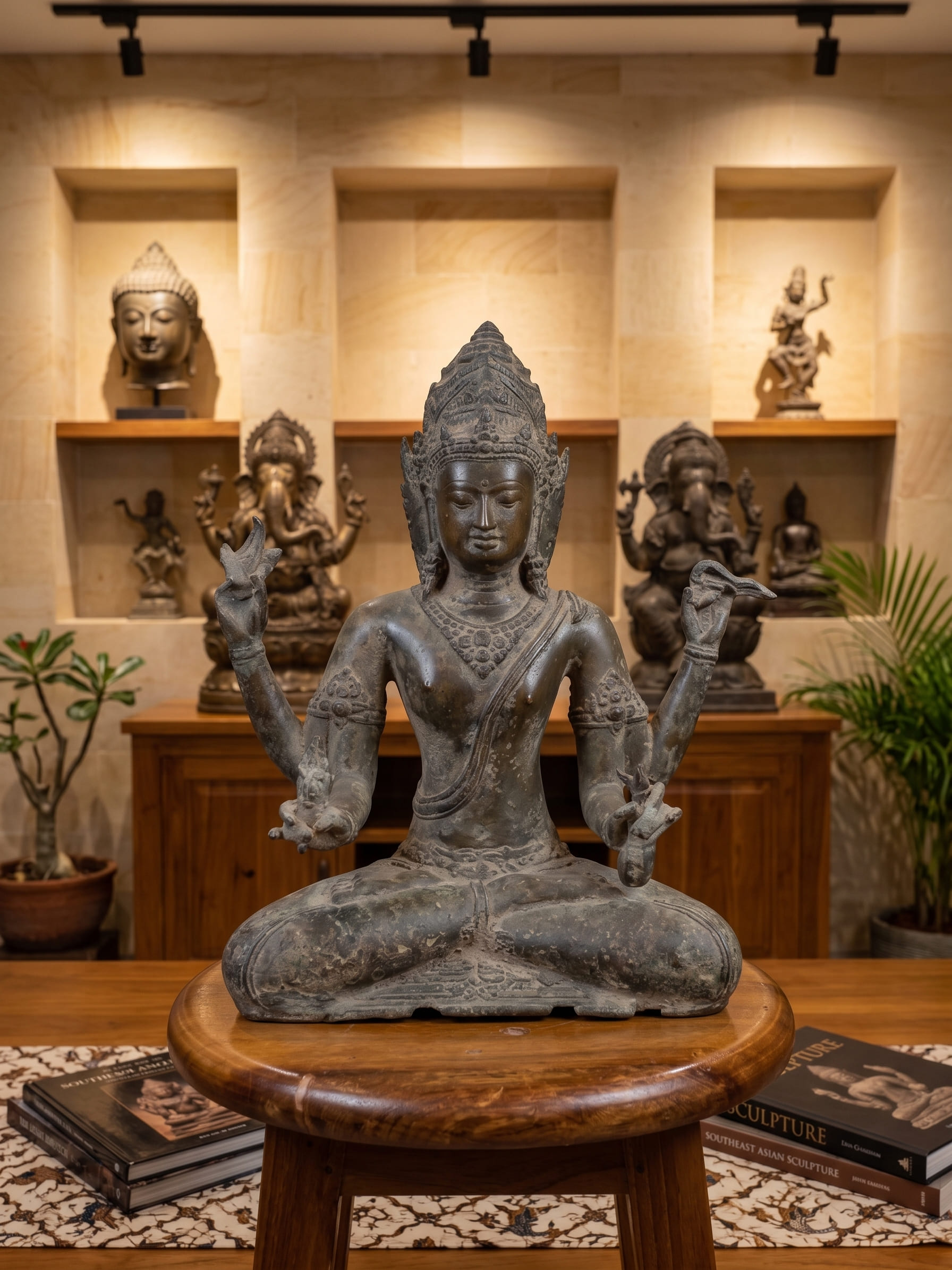 1093 Tri Murti 30 cm KDH