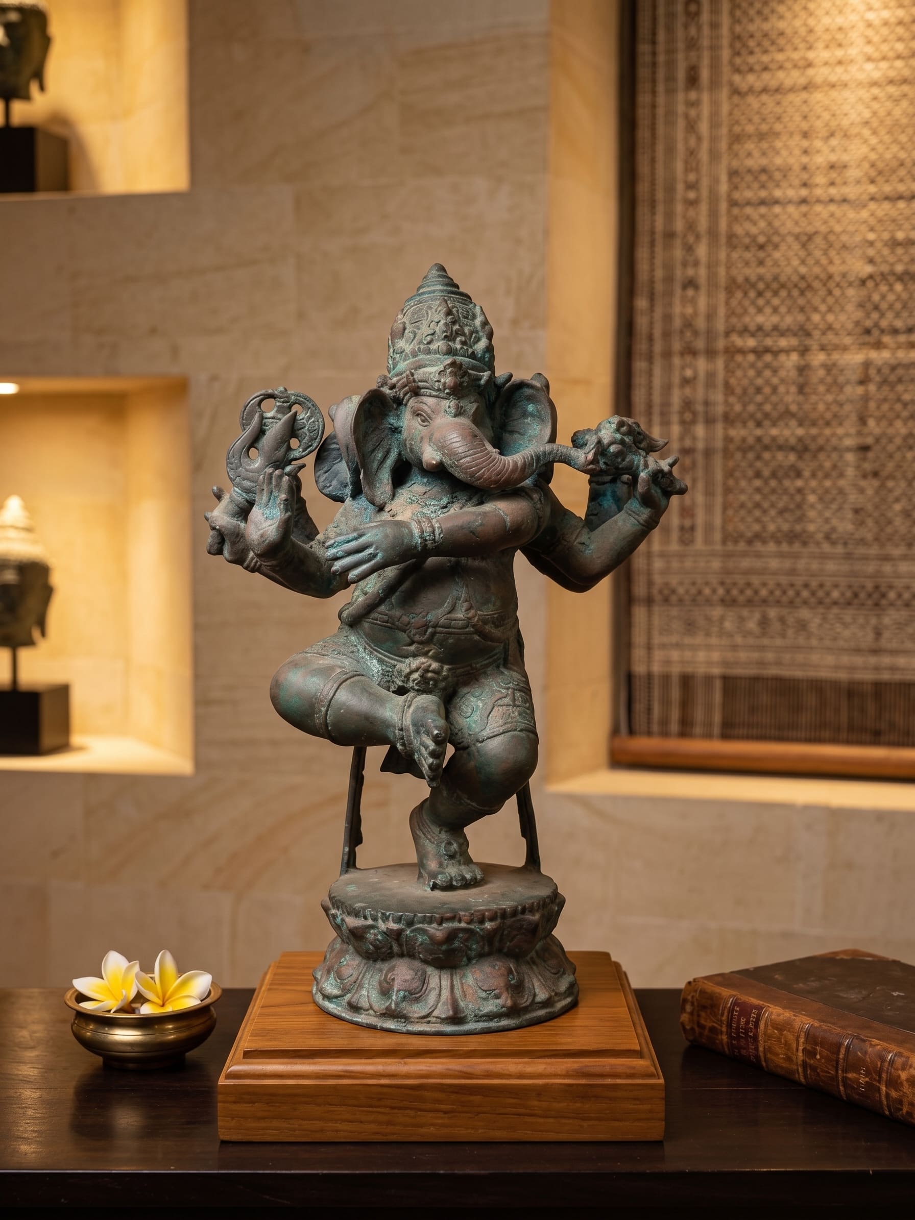1176 Trimuhkti Ganapati 25 cm GS