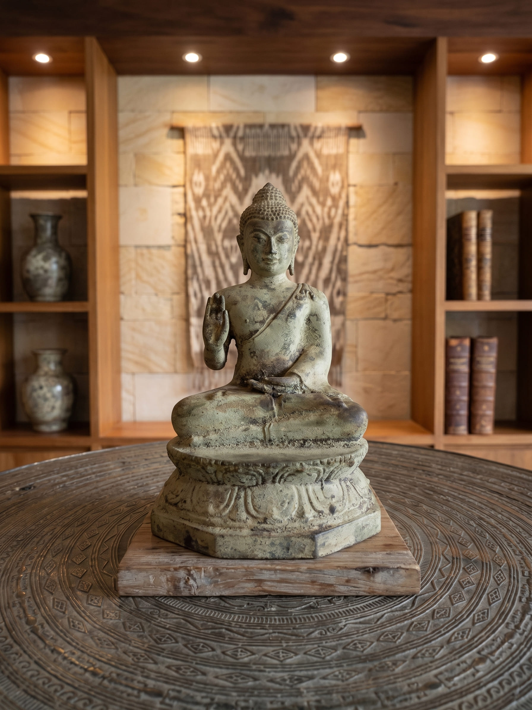 1125 Sitting Budha 25 cm TGS